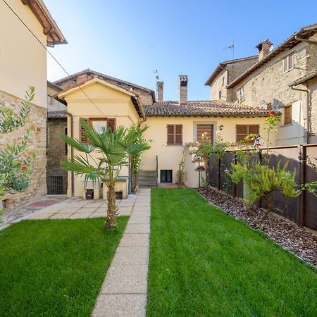 Via Mazzini 23A Lägenhet Gubbio Exteriör bild