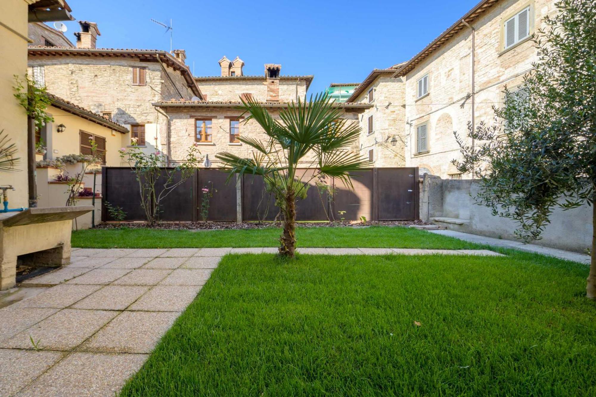 Via Mazzini 23A Lägenhet Gubbio Exteriör bild